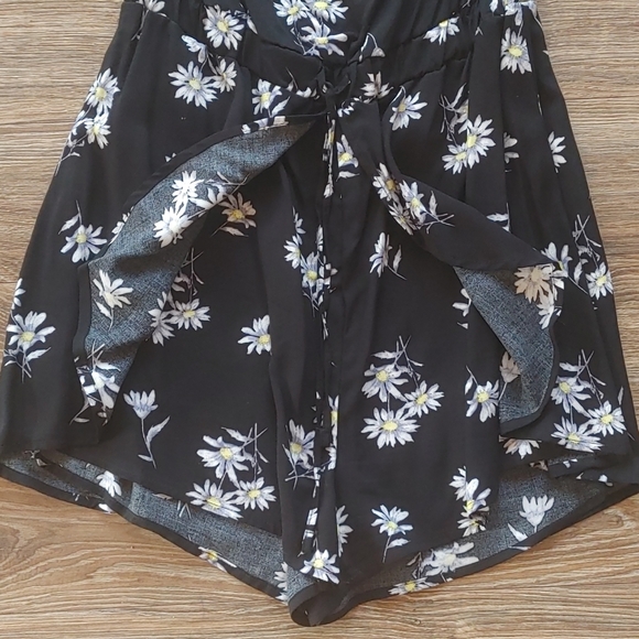 Romper - Picture 2 of 5